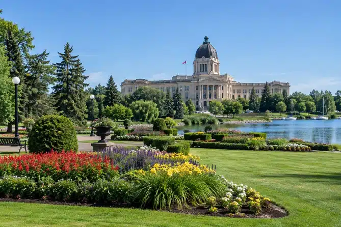 Les Queen Elizabeth II Gardens, à Regina