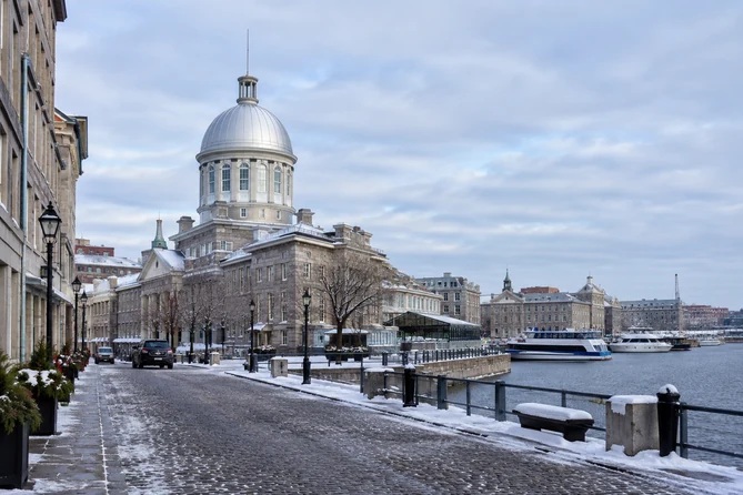le marché Bonsecours, dans le Vieux-Montréal