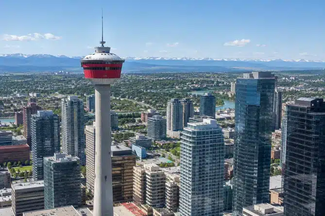 la Calgary Tower, à Calgary