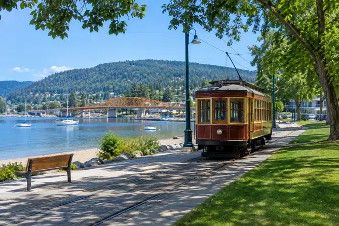 le Streetcar #23, sur le front de lac de Nelson