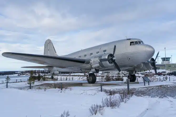 le Bristol Freighter, près de l’aéroport de Yellowknife